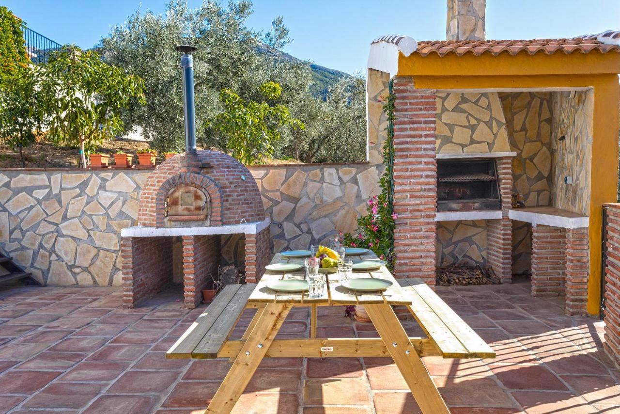 Casa Del Valle Con Piscina Privada Villa Alcaucin Luaran gambar
