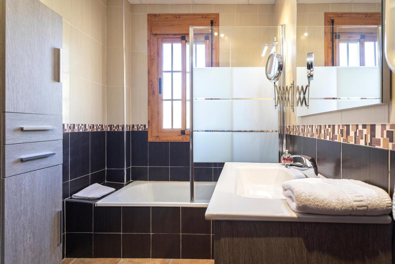 Casa Del Valle Con Piscina Privada Villa Alcaucin Luaran gambar