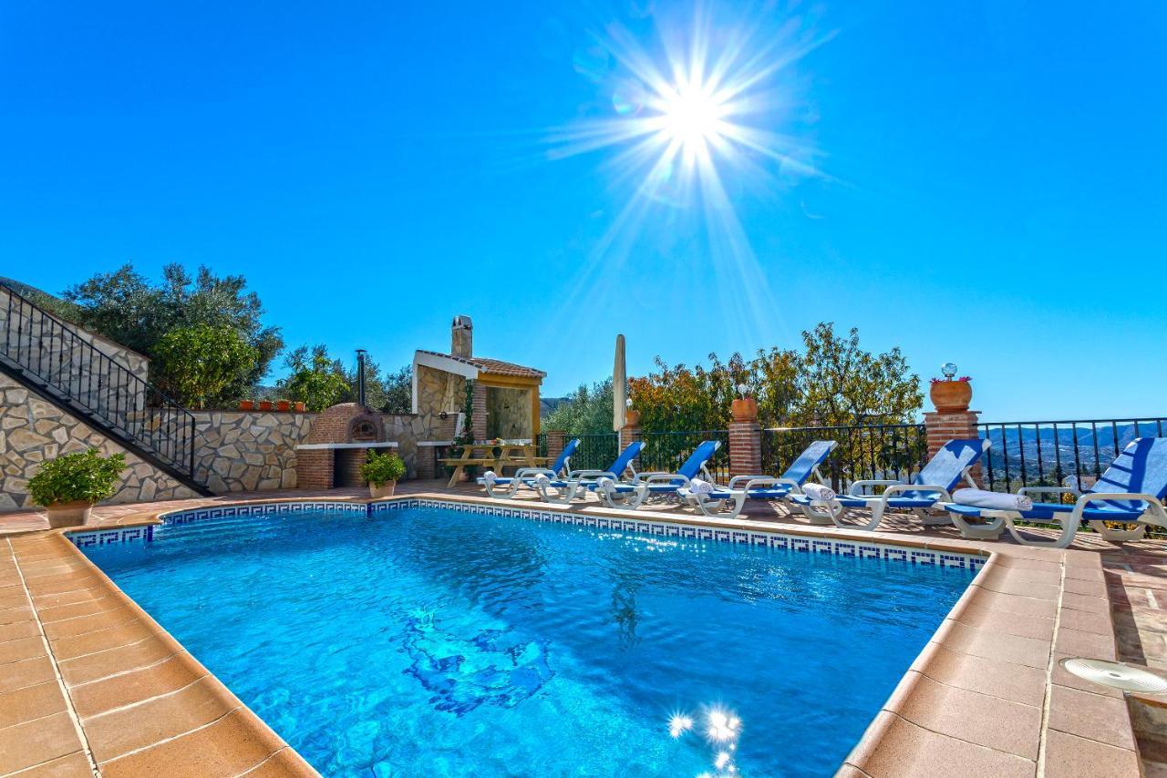 Casa Del Valle Con Piscina Privada Villa Alcaucin Luaran gambar
